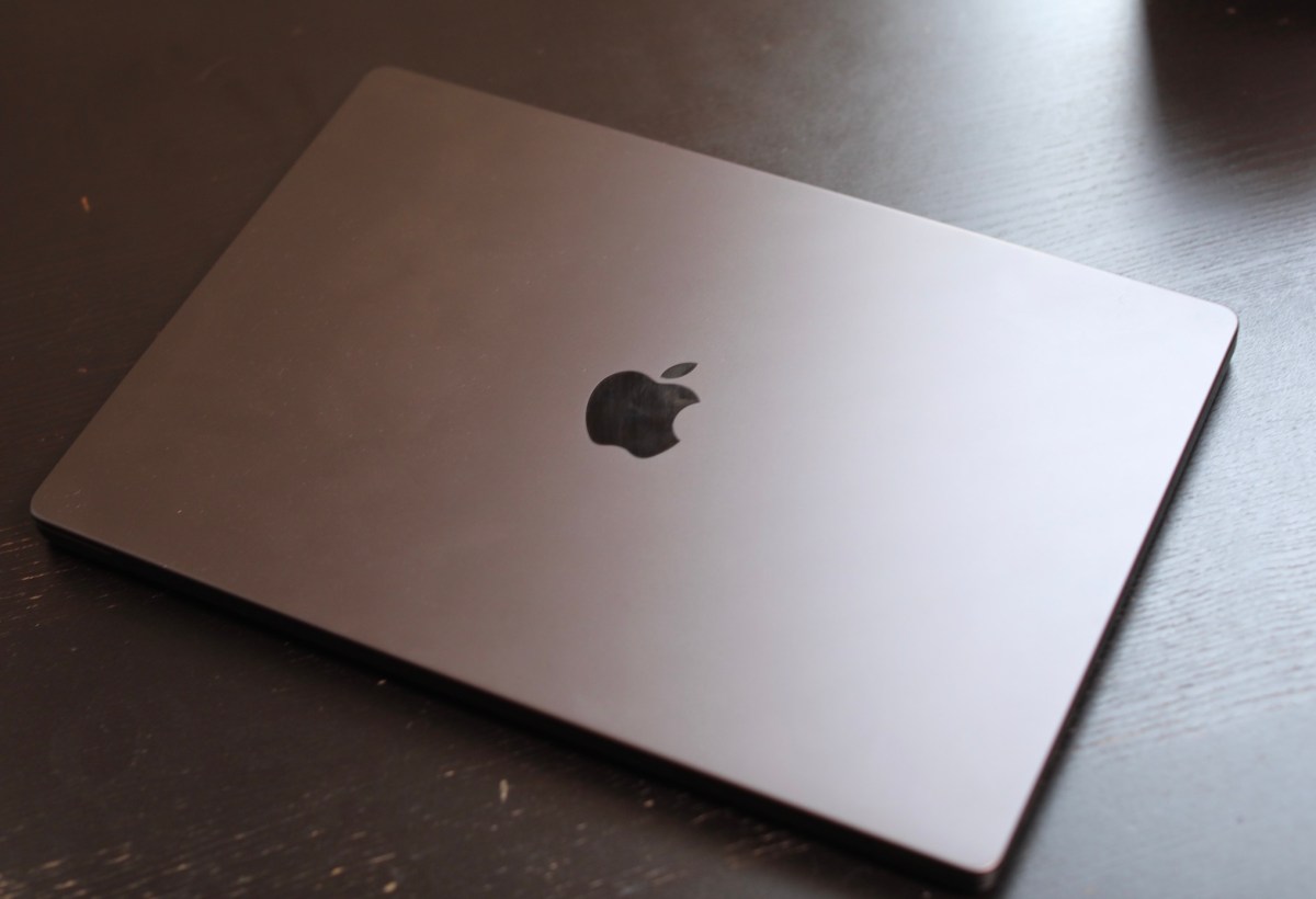 Apple loses $250B market value as tariffs tank tech stocks