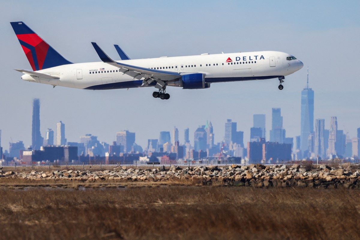 Uber customers can now earn Delta SkyMiles from rides or deliveries